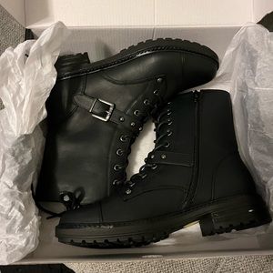 Black combat military style boots Size 9 New in box